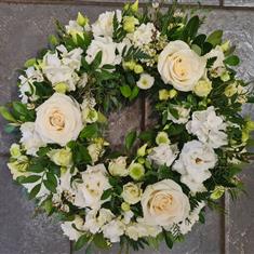 White wreath 14inch